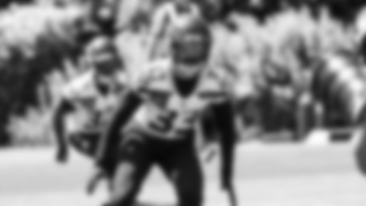 Seahawks cornerback Tyler Hall (33)