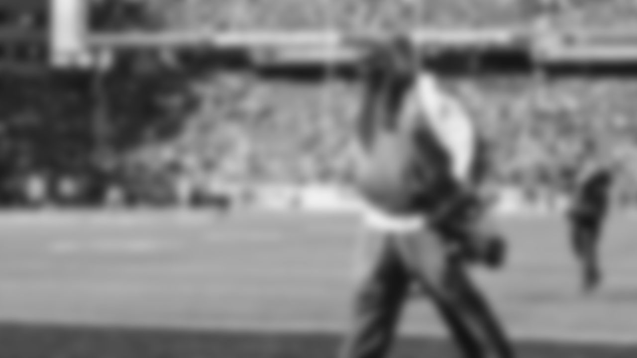 Super Bowl LX Warmups-20260208_22-22-49_1652