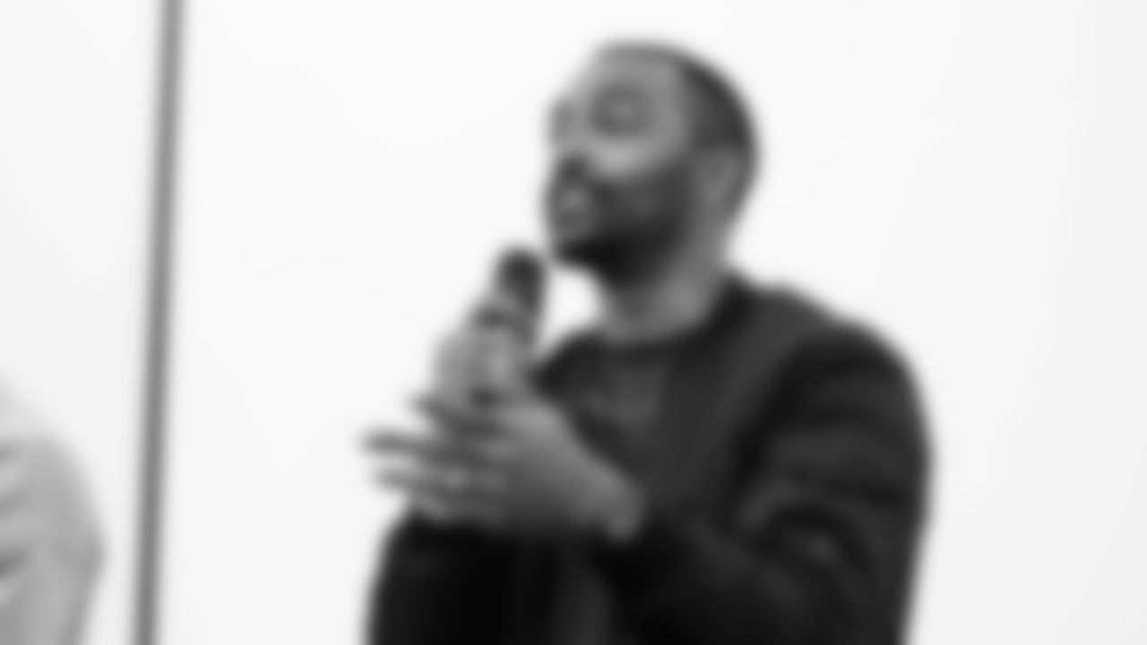 Seahawks Legends Doug Baldwin and Cliff Avril visited Kent-Meridian High School on Tuesday, October 14, 2025 to present the school with a Nourishing Champions Award.