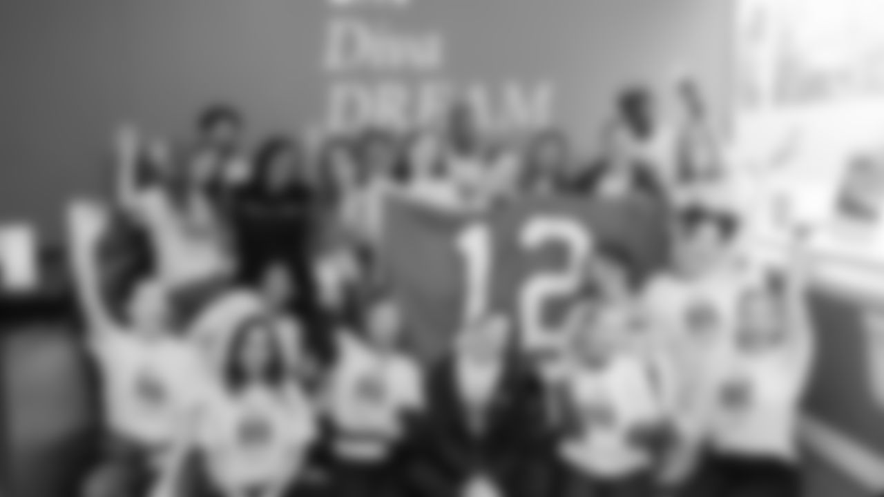 Seahawks staff members volunteered at the Dignity for Divas Dream Academy on Friday, June 13, 2025.