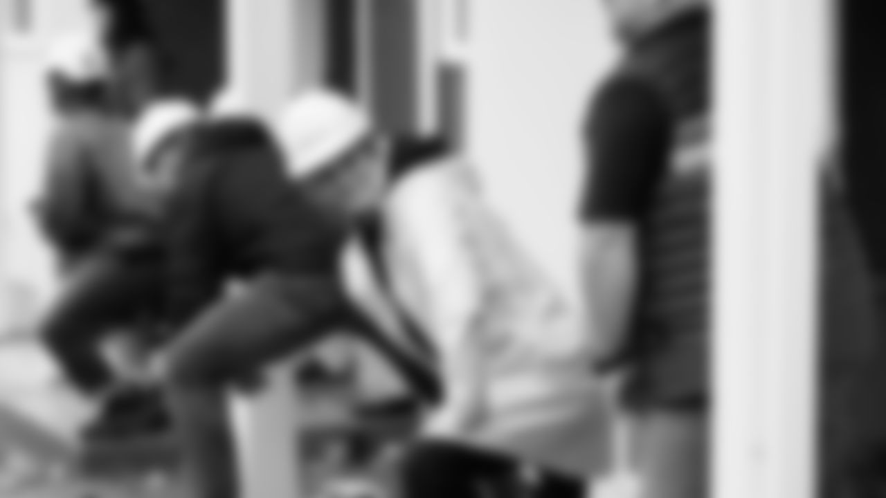 In recognition of Salute to Service Month, the Seahawks and Starbucks joined forces to learn, share, and build together to help provide affordable, stable housing to Veterans in our community.