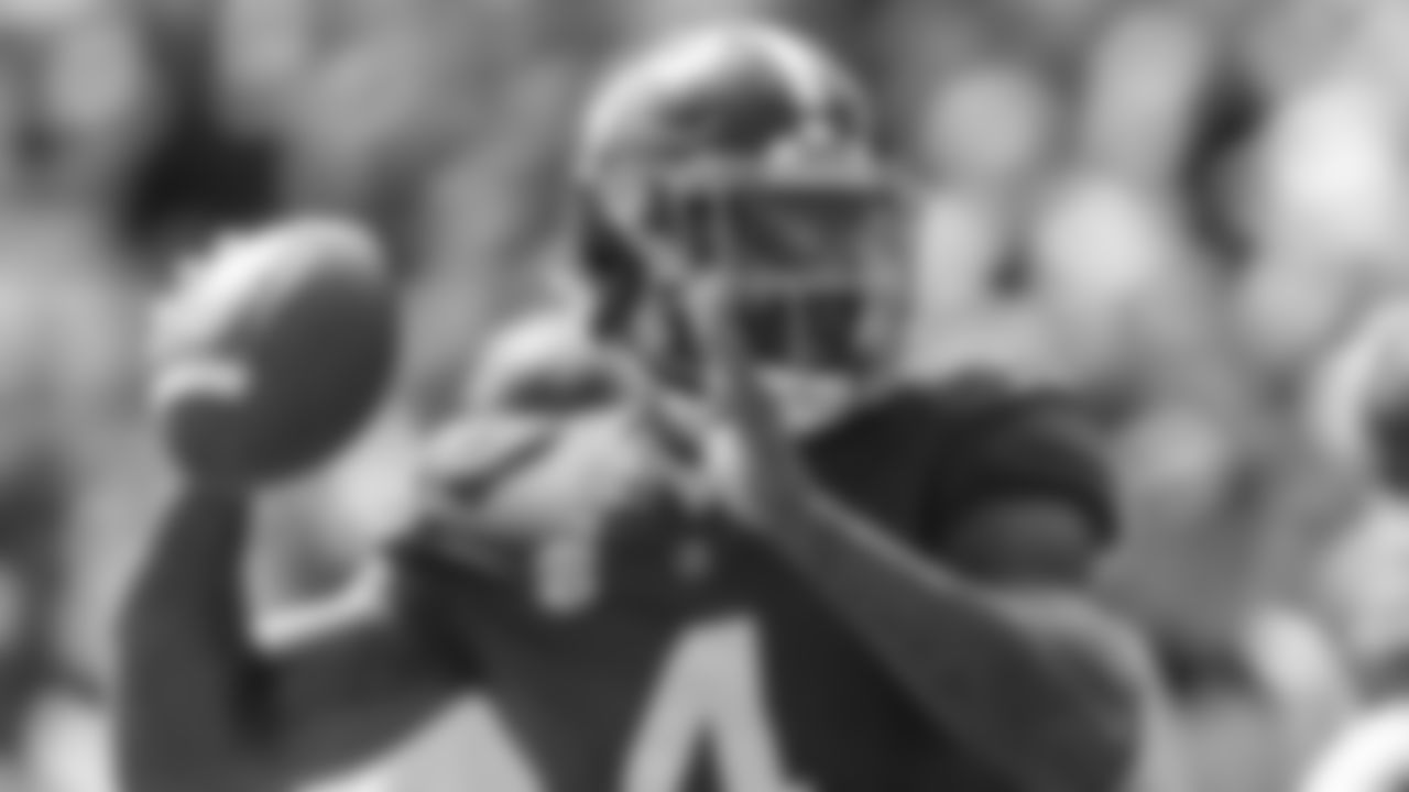 Alabama quarterback Jalen Milroe (4) during warmups before an NCAA college football game, Saturday, Sept. 17, 2022, in Tuscaloosa, Ala. (AP Photo/Vasha Hunt)