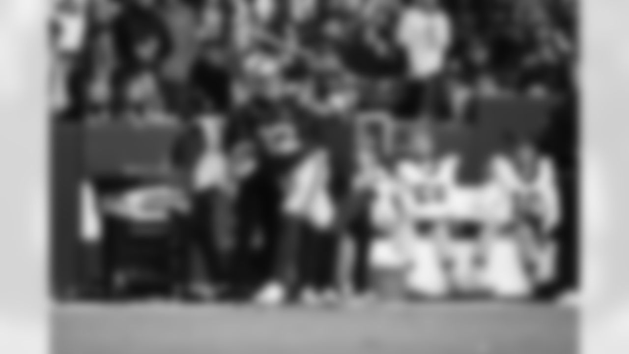 Seattle Seahawks at Washington Commanders for a week 9 throwback matchup on Nov 2, 2025