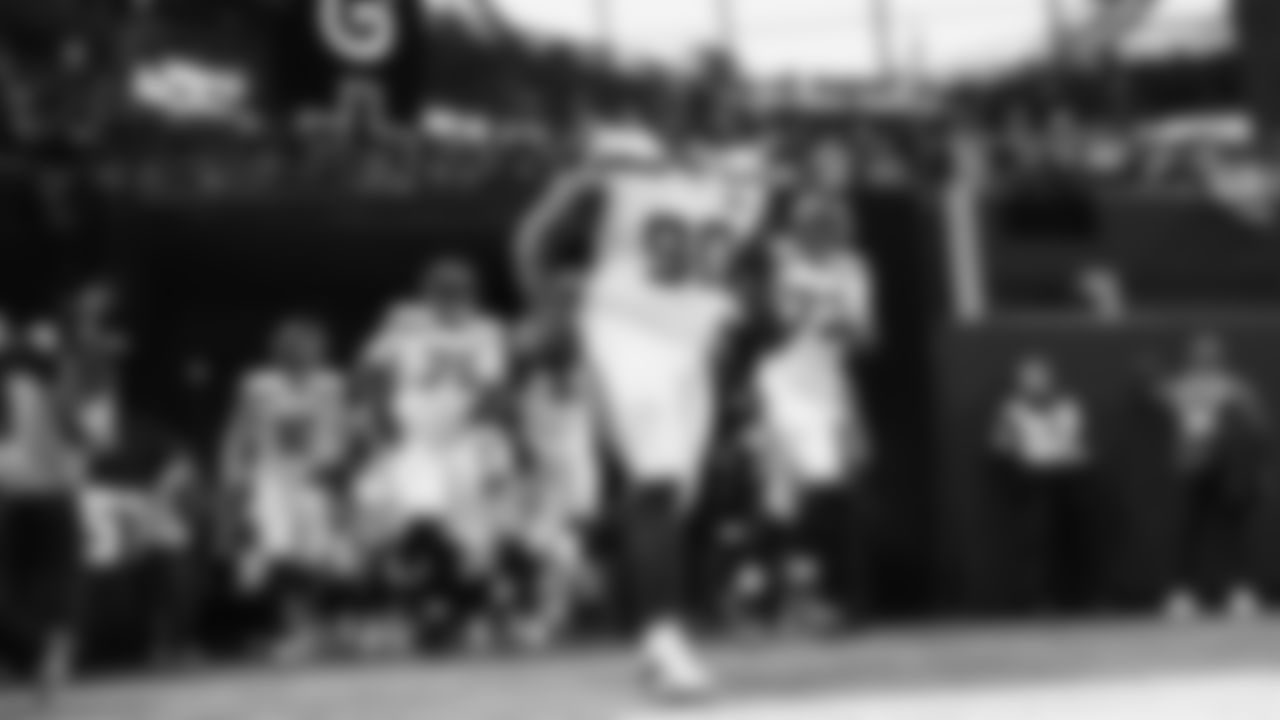 Seahawks defensive tackle Jarran Reed (90) warms up at Mercedes-Benz Stadium for the Week 14 matchup vs. the Atlanta Falcons.