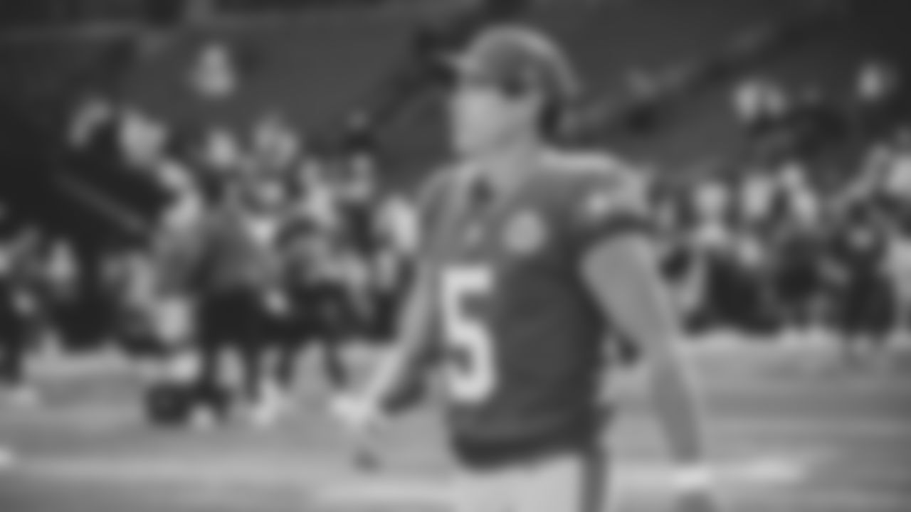 Seahawks kicker Jason Myers (5) warms up at Lumen Field for the Week 5 matchup vs. the Tampa Bay Buccaneers.