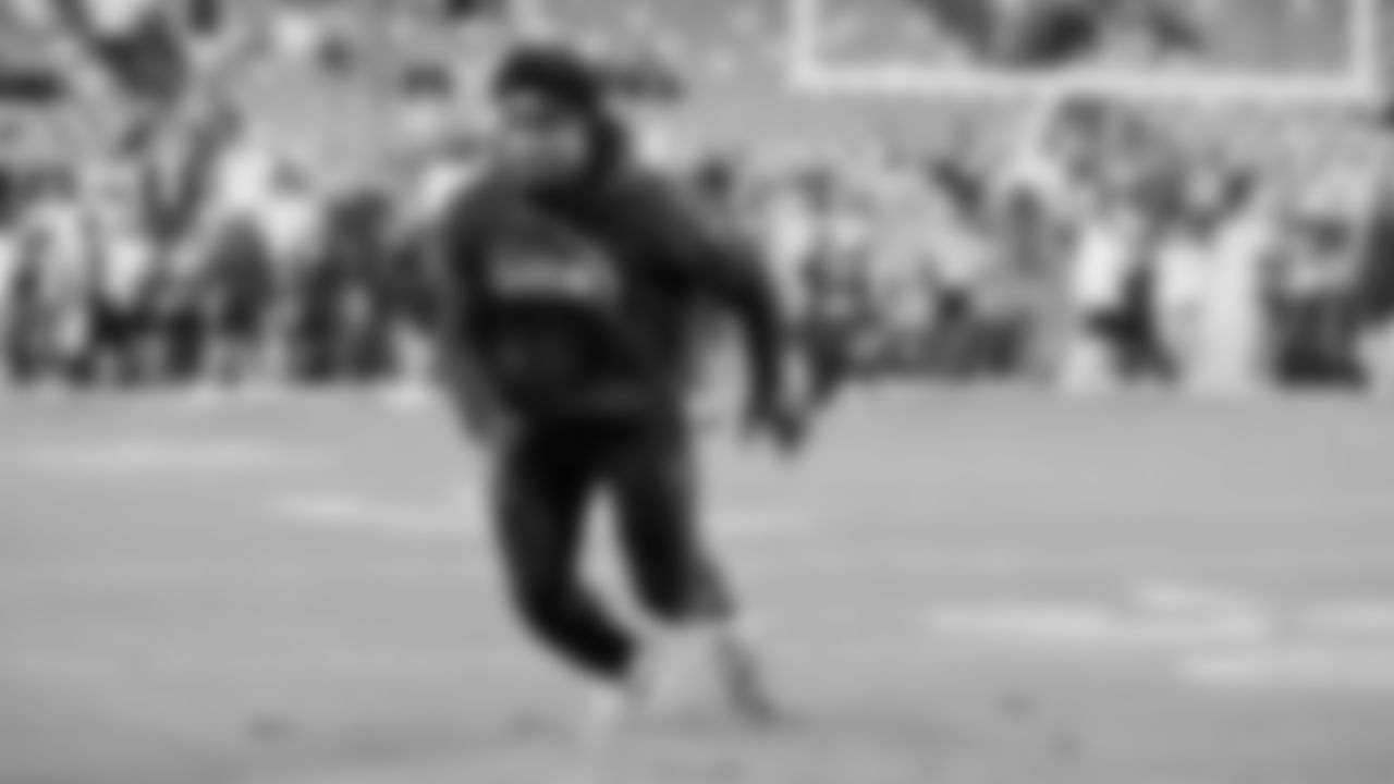 Seahawks safety Nick Emmanwori (3) warms up at Northwest Stadium for the Sunday Night Football matchup at the Washington Commanders in Week 9.