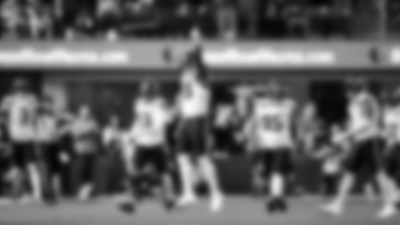 Seahawks at Rams on November 16, 2025