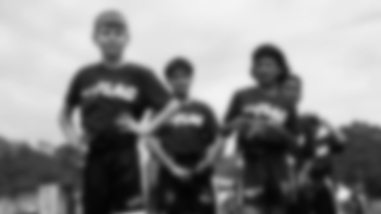 The Seahawks hosted a Seahawks Flag Football camp in Sydney, Australia where local kids had the opportunity to compete alongside Seahawks Legend Cliff Avril.