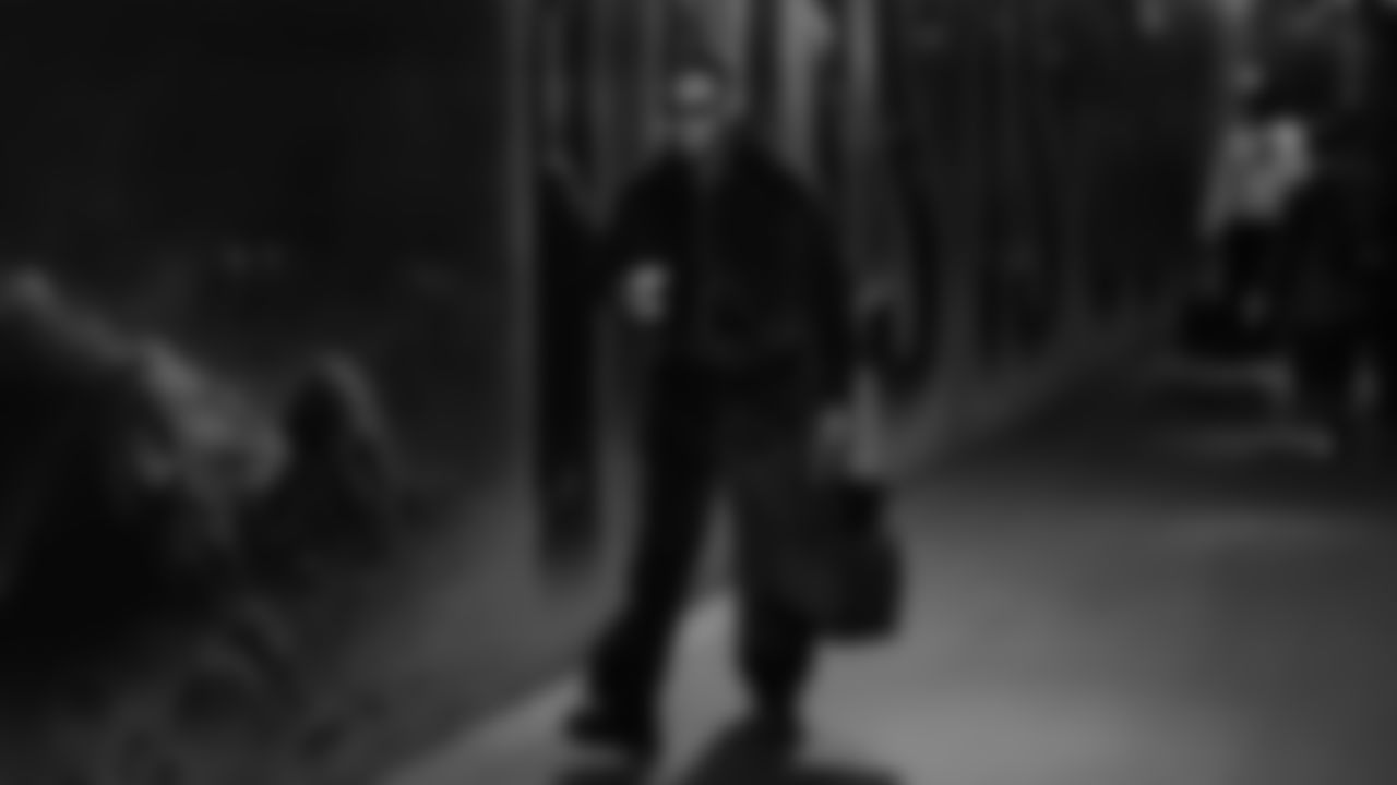 Seahawks linebacker Uchenna Nwosu (7) arrived at Bank of America Stadium for the Week 17 matchup vs. Panthers on December 28, 2025.