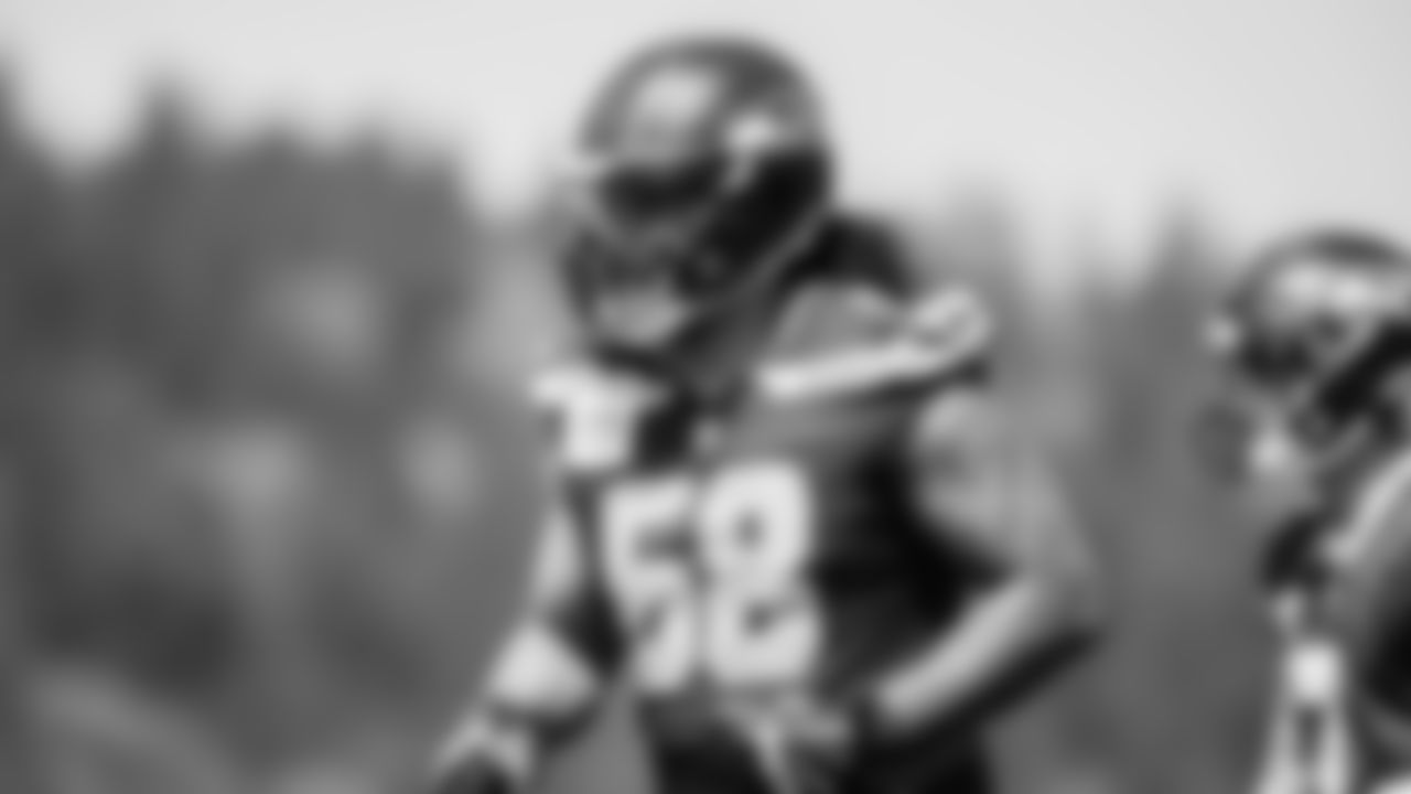 Seahawks guard Luke Felix-Fualalo (73)