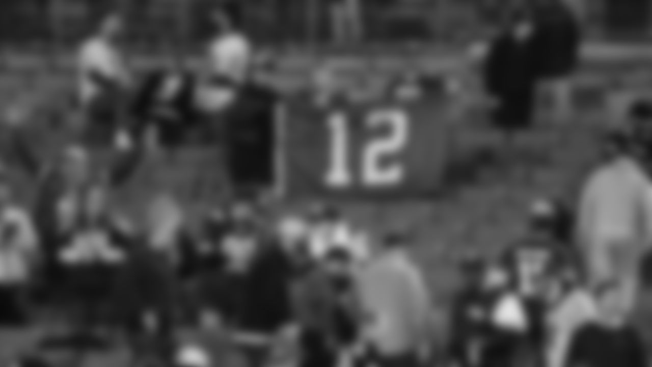 The 12s show up strong, traveling across the country for week 9 at the Commanders on Nov 2, 2025