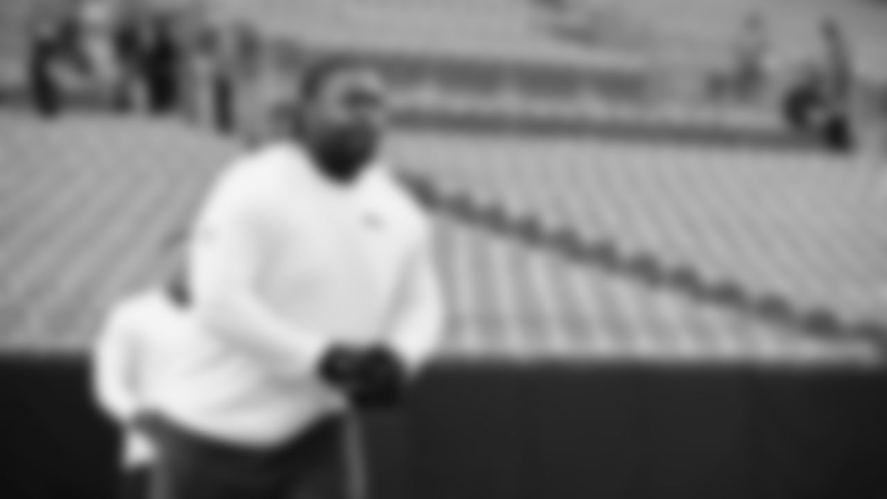 Seahawks defensive tackle Jarran Reed (90) warms up at Bank of America Stadium for the Week 17 matchup vs. Panthers on December 28, 2025.