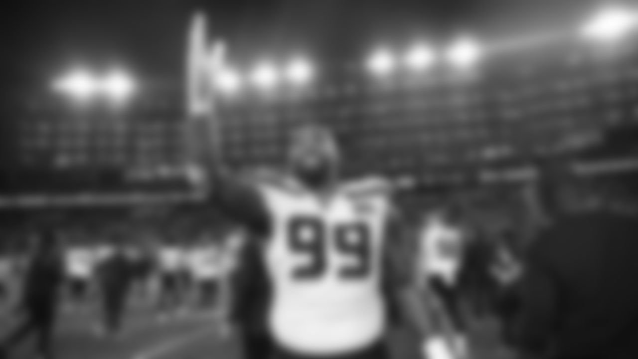 The Seahawks celebrated the win vs. the 49ers at Levi's Stadium in Week 18.