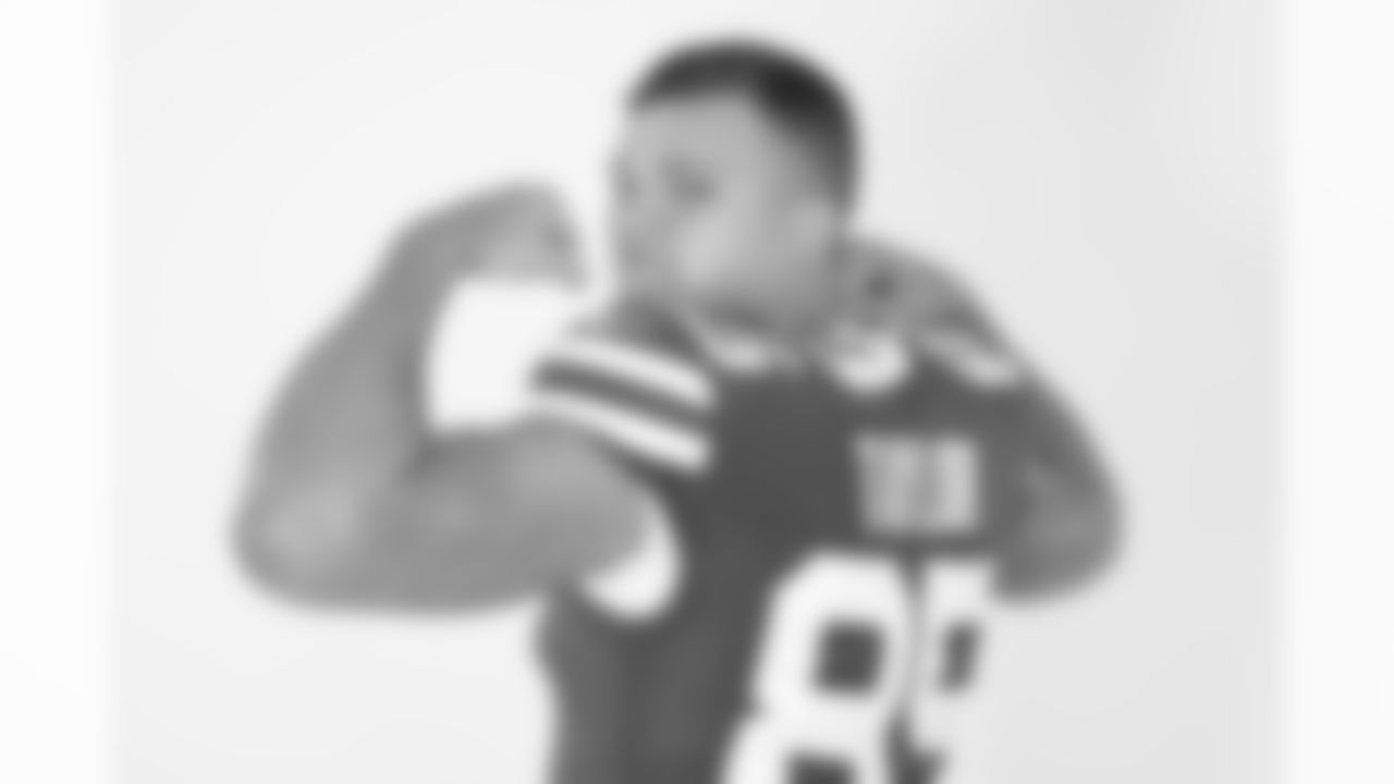 New York Jets tight end Mason Taylor (85) poses for a portrait during the NFLPA Rookie Premiere on Saturday, May 17, 2025 in Thousand Oaks, Calif. (Ben Liebenberg/NFL)