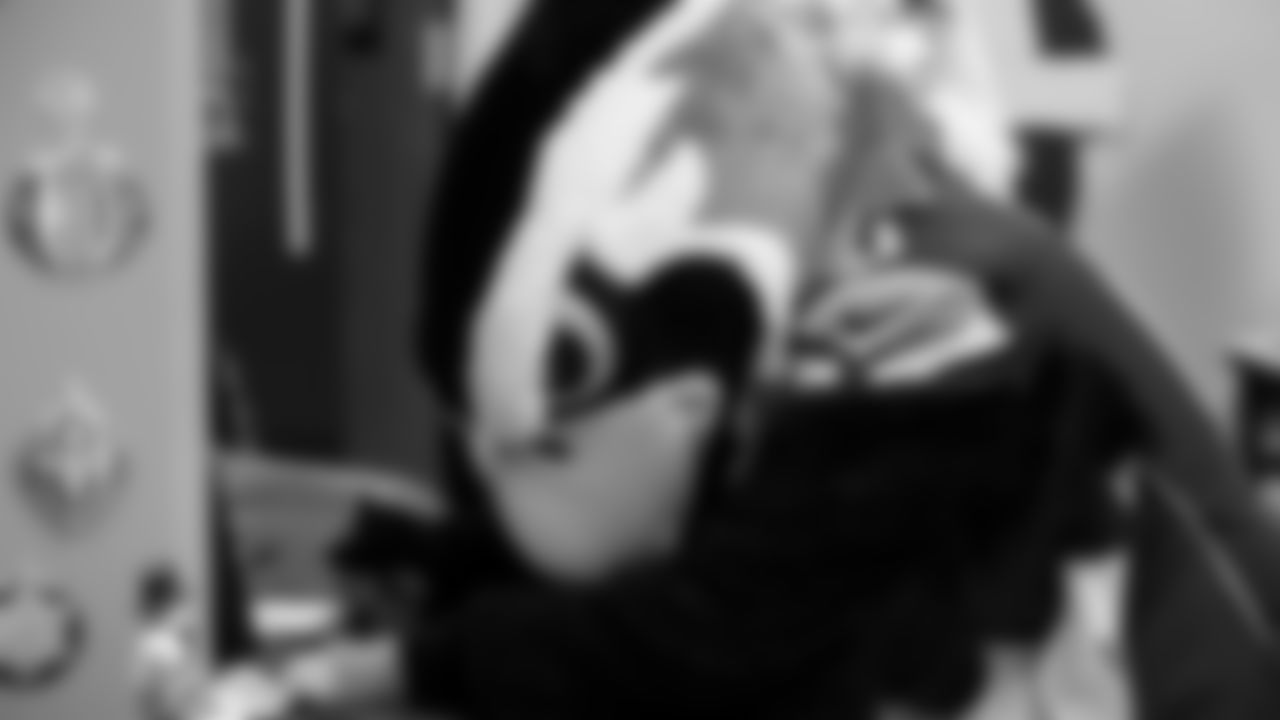 Seahawks Fullback Brady Russell, the Seahawks Dancers, and Blitz spent the day volunteering at Santa's Castle on Joint Base Lewis-McChord to celebrate the holidays and support service members and their families.