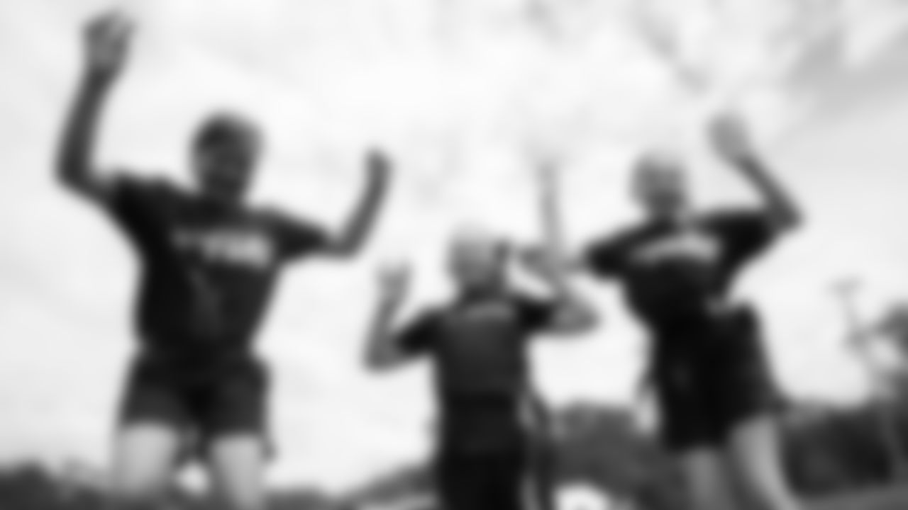 The Seahawks hosted a Seahawks Flag Football camp in Sydney, Australia where local kids had the opportunity to compete alongside Seahawks Legend Cliff Avril.