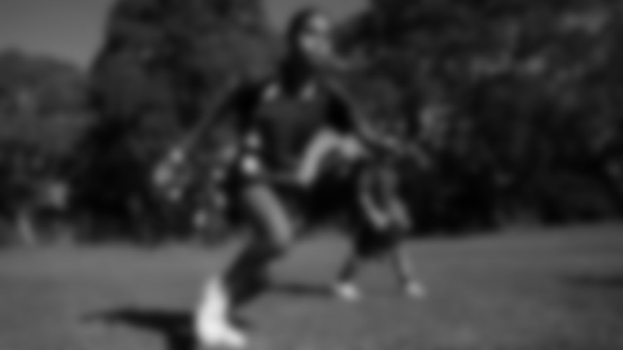 During a visit to Australia, Seahawks Legend Cliff Avril and Blitz stopped by the Kurranulla Aboriginal Corporation Community Center to play flag football and rugby alongside the Cronulla Sharks.