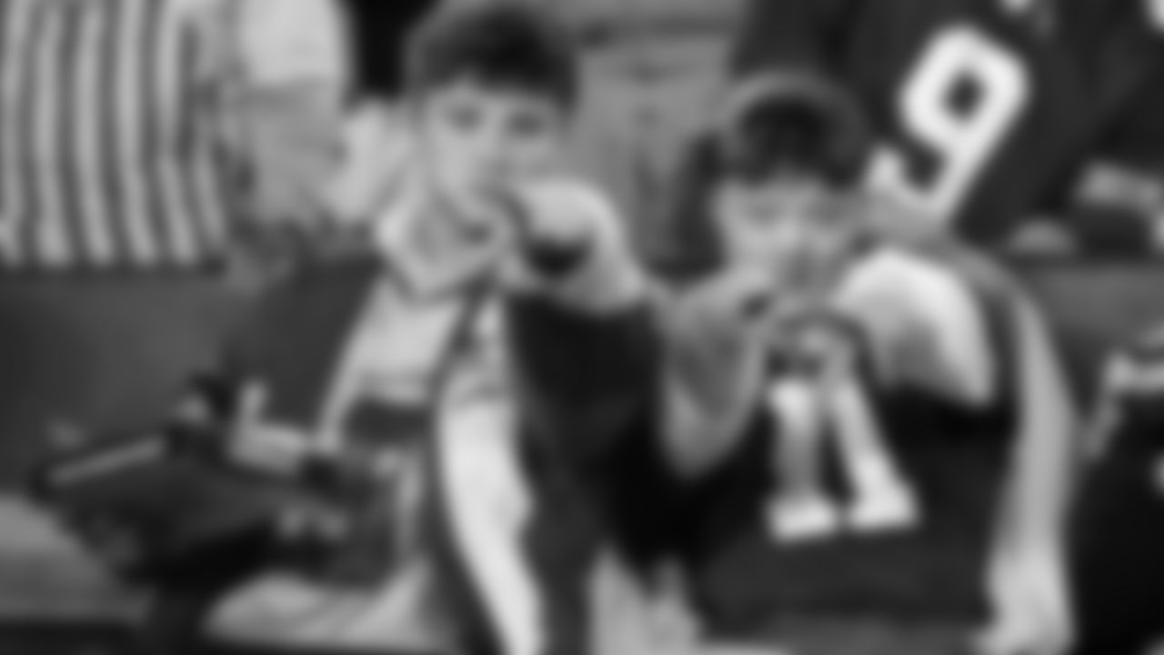 The 12s show up strong, traveling across the country for week 9 at the Commanders on Nov 2, 2025