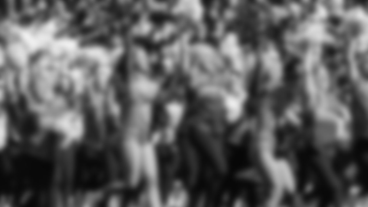 On Saturday, October 5th, Sea Gals/Seahawks Dancers alumni performed at Lumen Field.