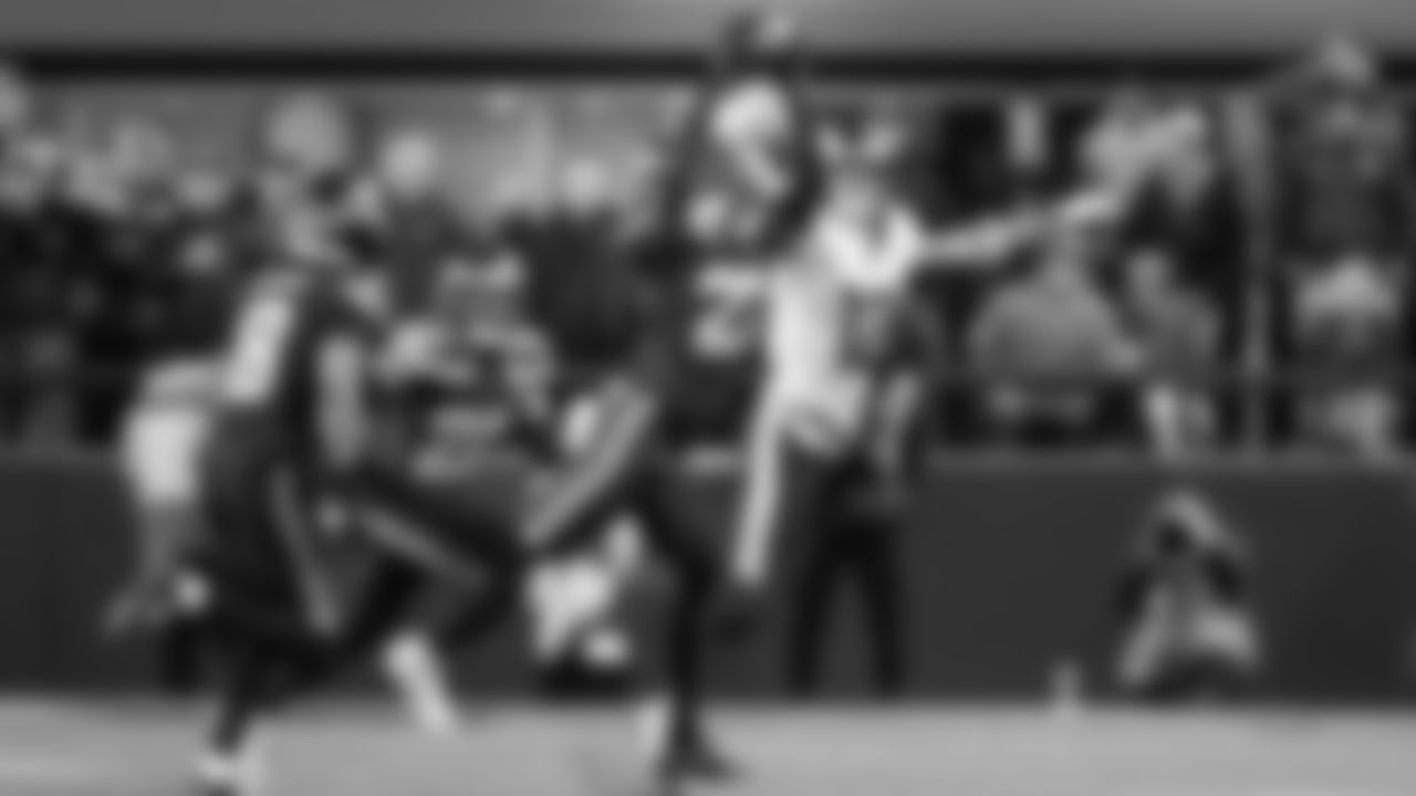 Seahawks cornerback Riq Woolen knocks away a pass intended for Rams receiver Puka Nacua.