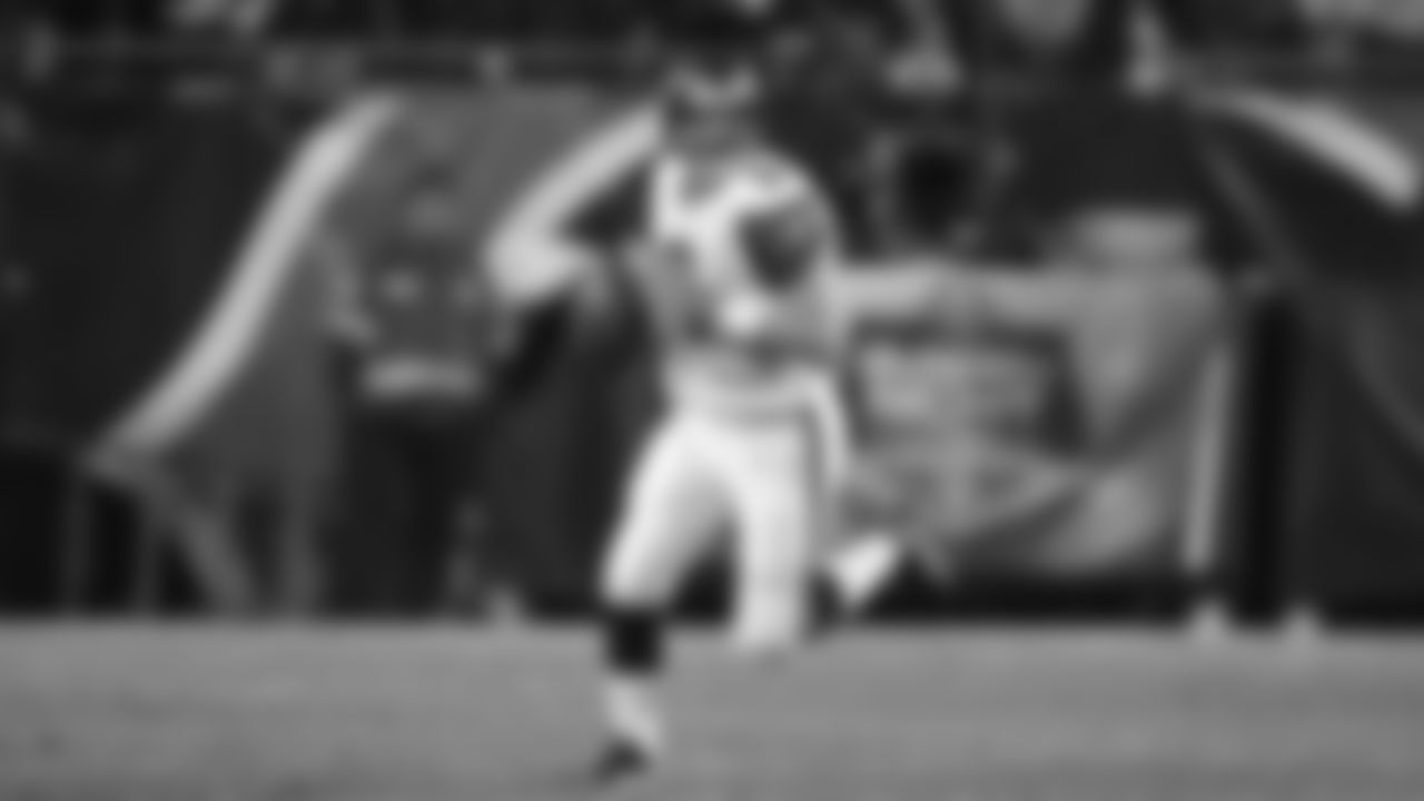 QB Matt Hasselbeck 2001-2010