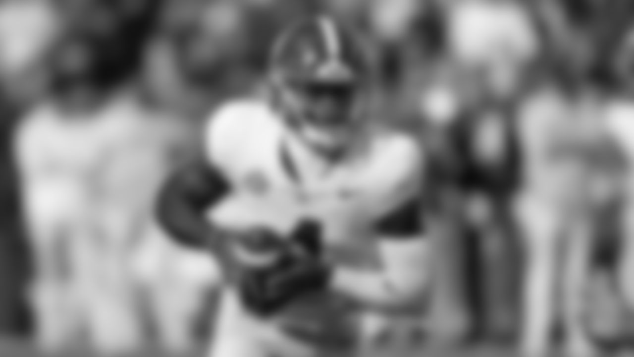 Alabama quarterback Jalen Milroe looks to throw during the second half of an NCAA college football game against Kentucky in Lexington, Ky., Saturday, Nov. 11, 2023. (AP Photo/Michelle Haas Hutchins)