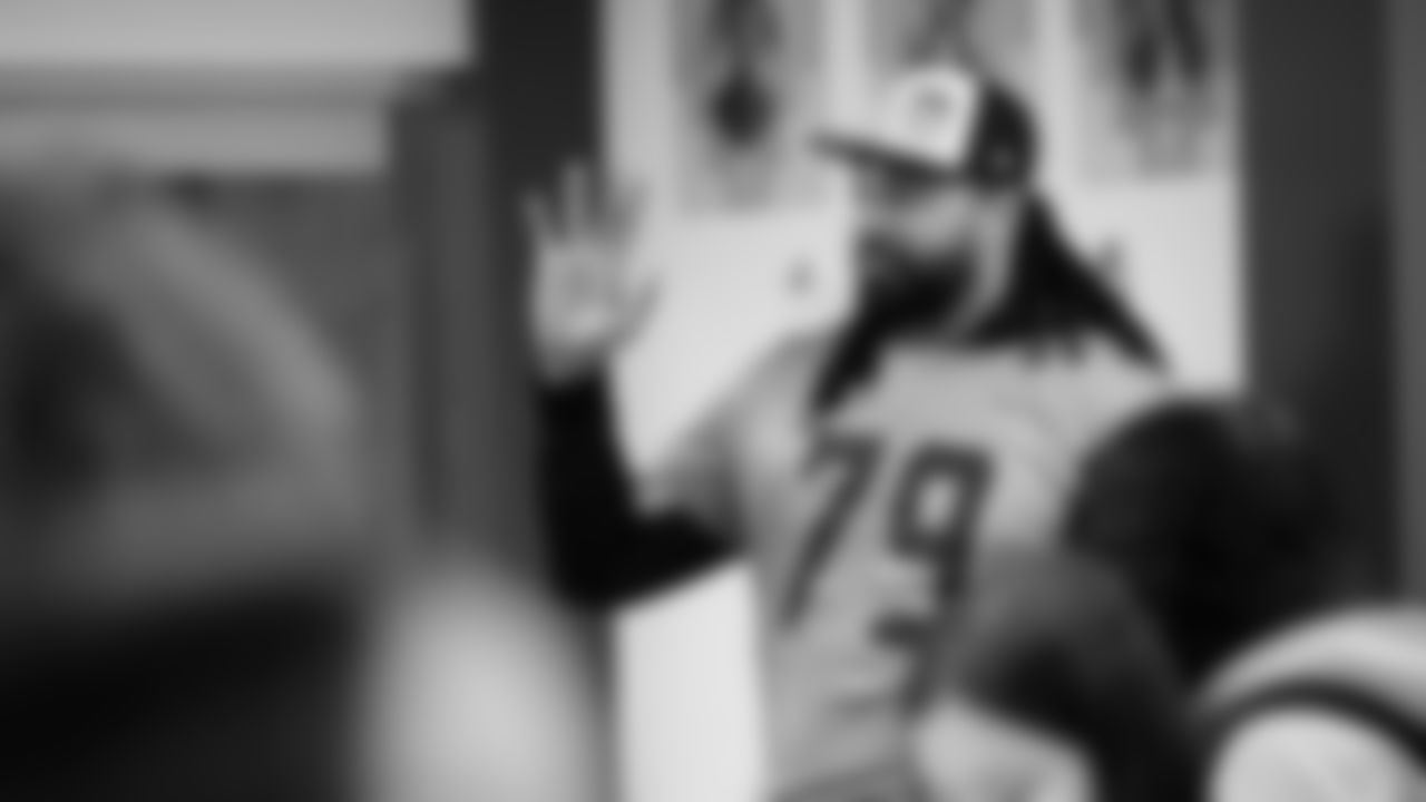 Seahawks Legend Garry Gilliam and Seahawks Dancers surprised teens at the Lake Hills Boys & Girls Club for a fun afternoon of Seahawks activities and crafting. One lucky winner also went home with two tickets to the Divisional Playoff game!