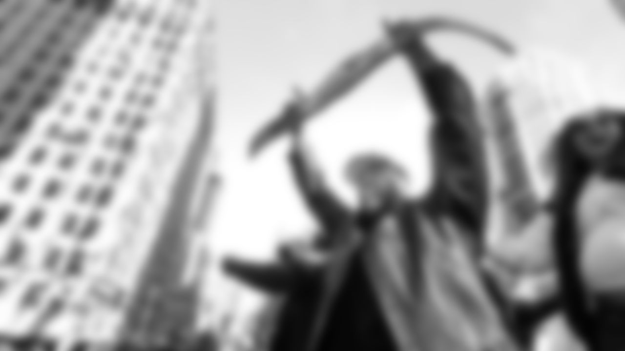 Seahawks defensive tackle Leonard Williams (99) at the Super Bowl LX parade.