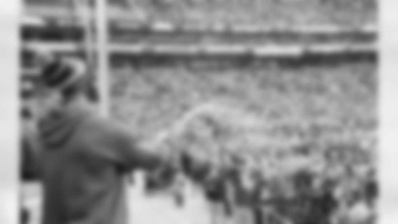 20260211_SBLX_PARADE_HOO_9098-13