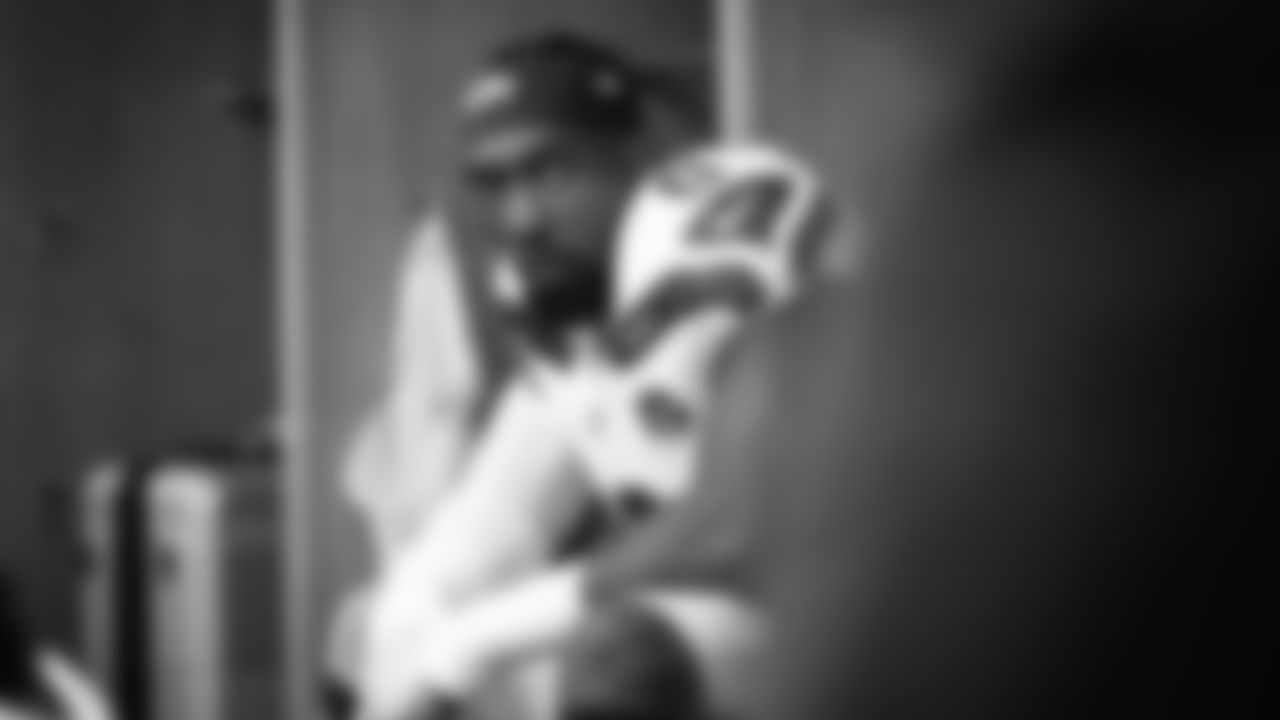 Seahawks defensive end DeMarcus Lawrence (0) at the Steelers in Week 2.