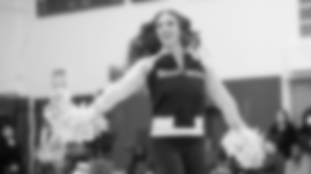 Students at Washington Middle School were surprised with a pep rally on Friday, bringing together the unique tie between sport and music. Blue Thunder, Seahawks Dancers and Legend Lofa Tatupu played a Super Bowl edition of Seahawks trivia, as well as a performance by Blue Thunder and special appearance by Seattle music legend and lead guitarist for Pearl Jam, Mike McCready.