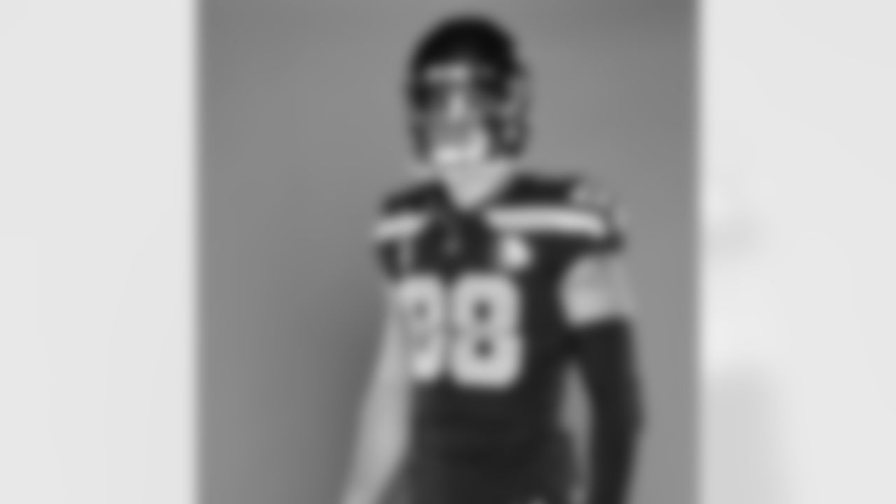 Seahawks tight end AJ Barner (88).