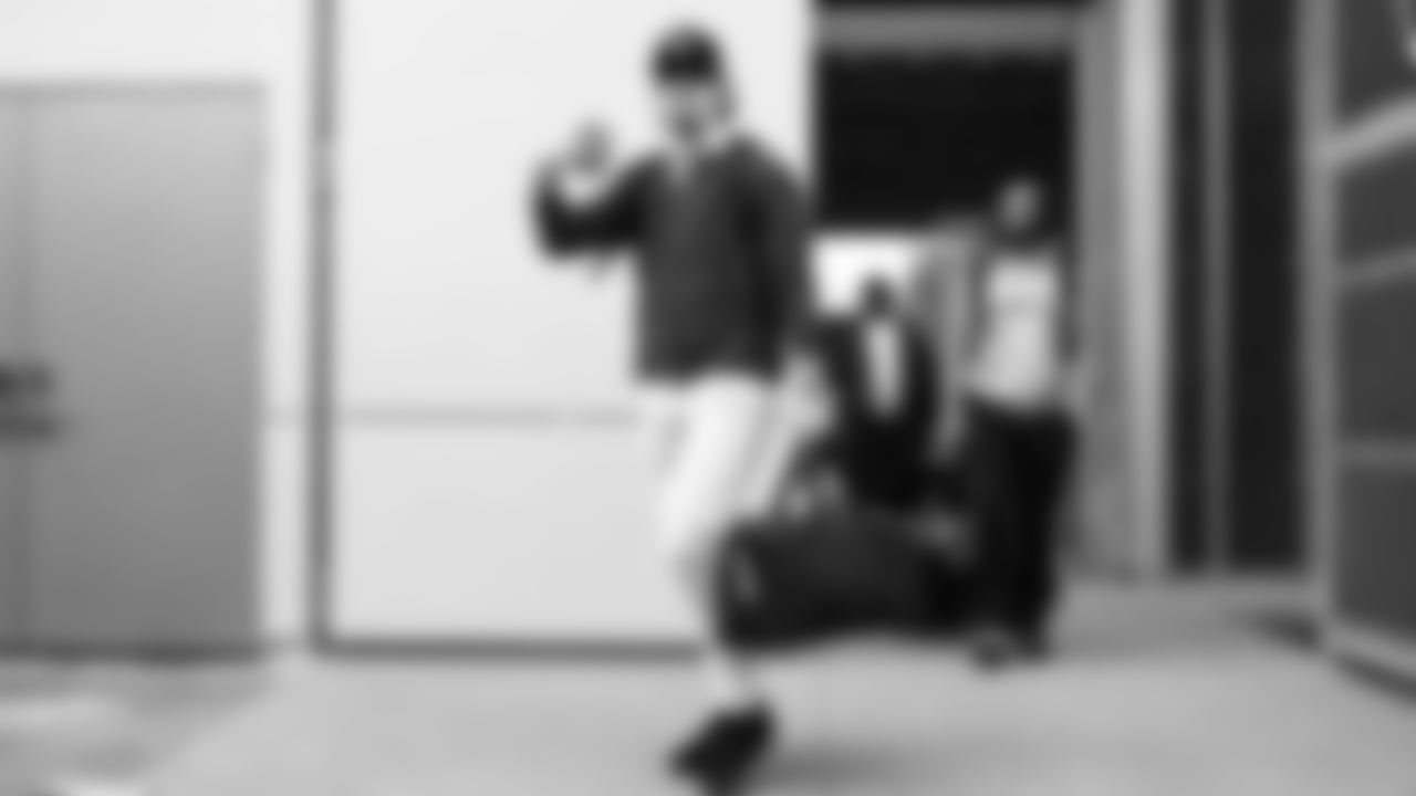 Seahawks tight end AJ Barner (88) departed the team hotel for the Week 18 matchup vs. the 49ers at Levi's Stadium.