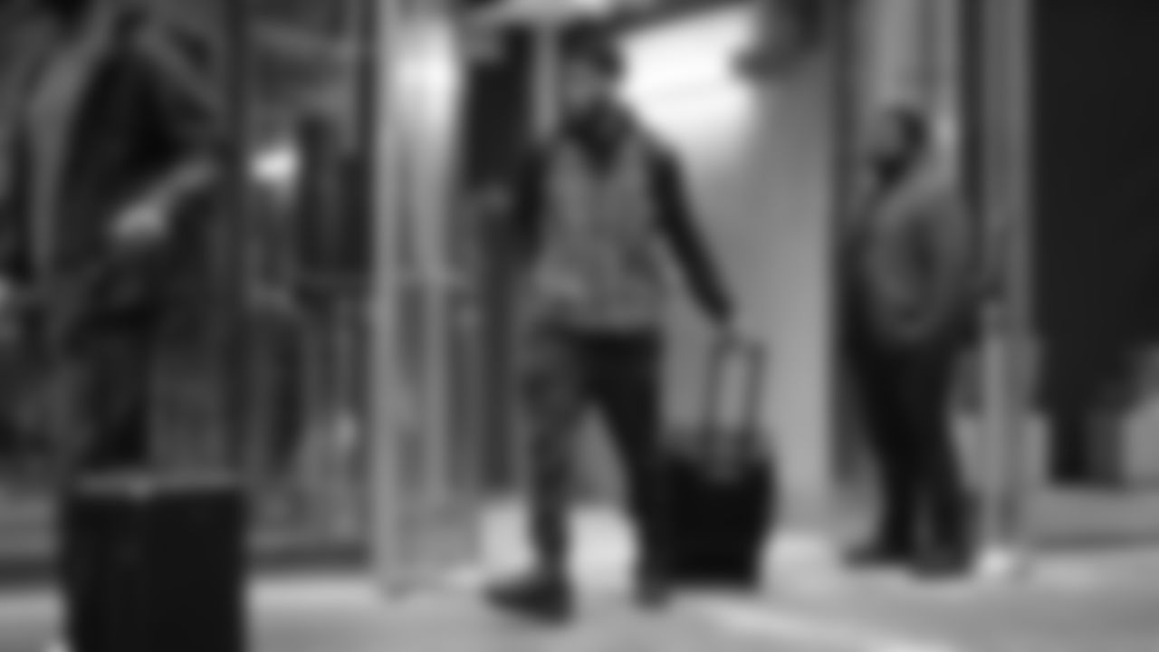 Seahawks cornerback Devon Witherspoon (21) departed the team hotel for the Week 17 matchup vs. Panthers on December 28, 2025.