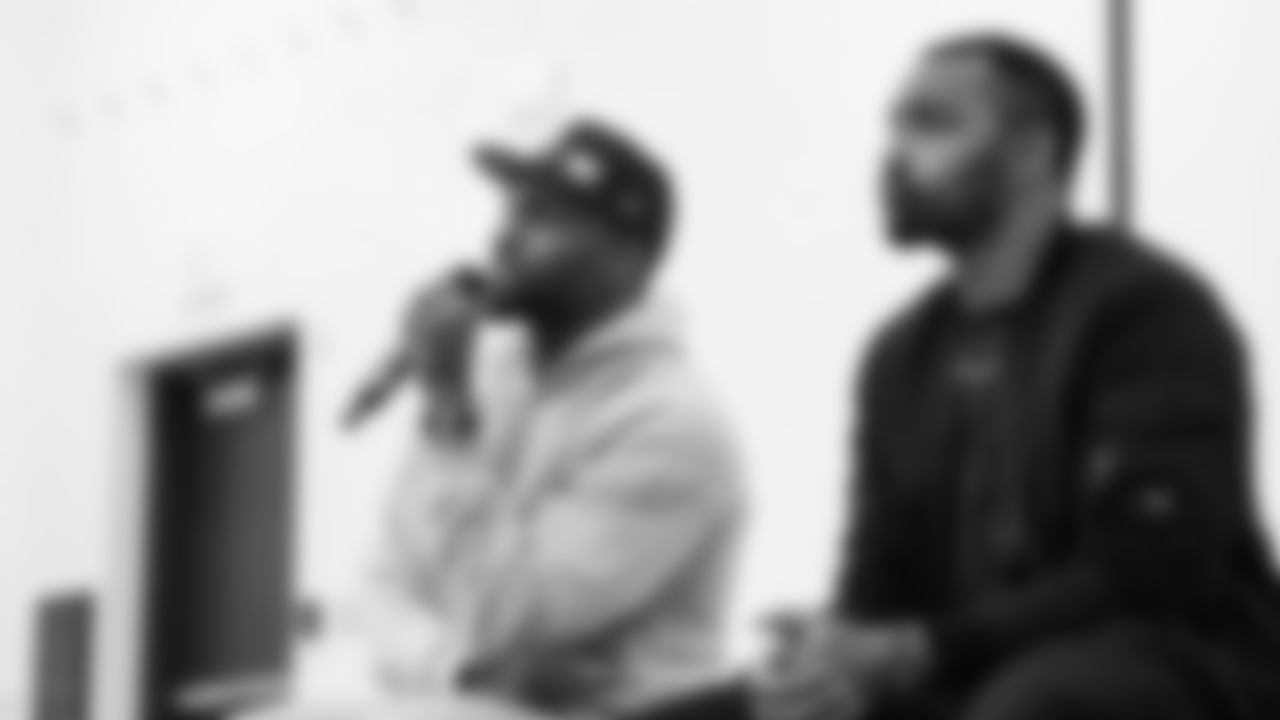 Seahawks Legends Doug Baldwin and Cliff Avril visited Kent-Meridian High School on Tuesday, October 14, 2025 to present the school with a Nourishing Champions Award.