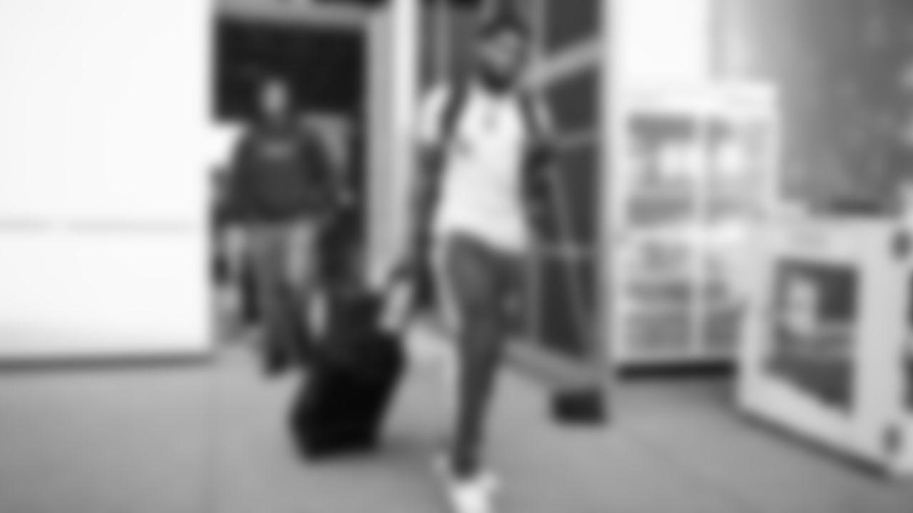 Seahawks cornerback Devon Witherspoon (21) departed the team hotel for the Week 18 matchup vs. the 49ers at Levi's Stadium.