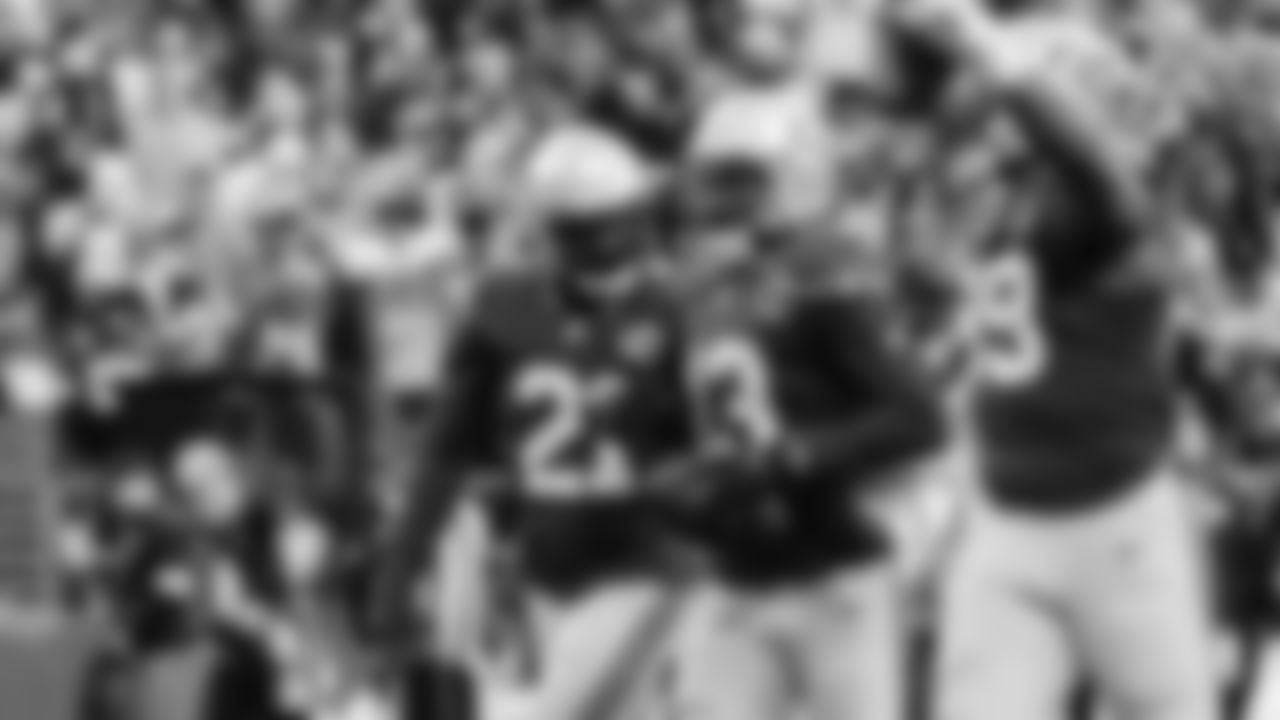 Seahawks linebacker Ernest Jones IV (13) vs. the Minnesota Vikings in Week 13.