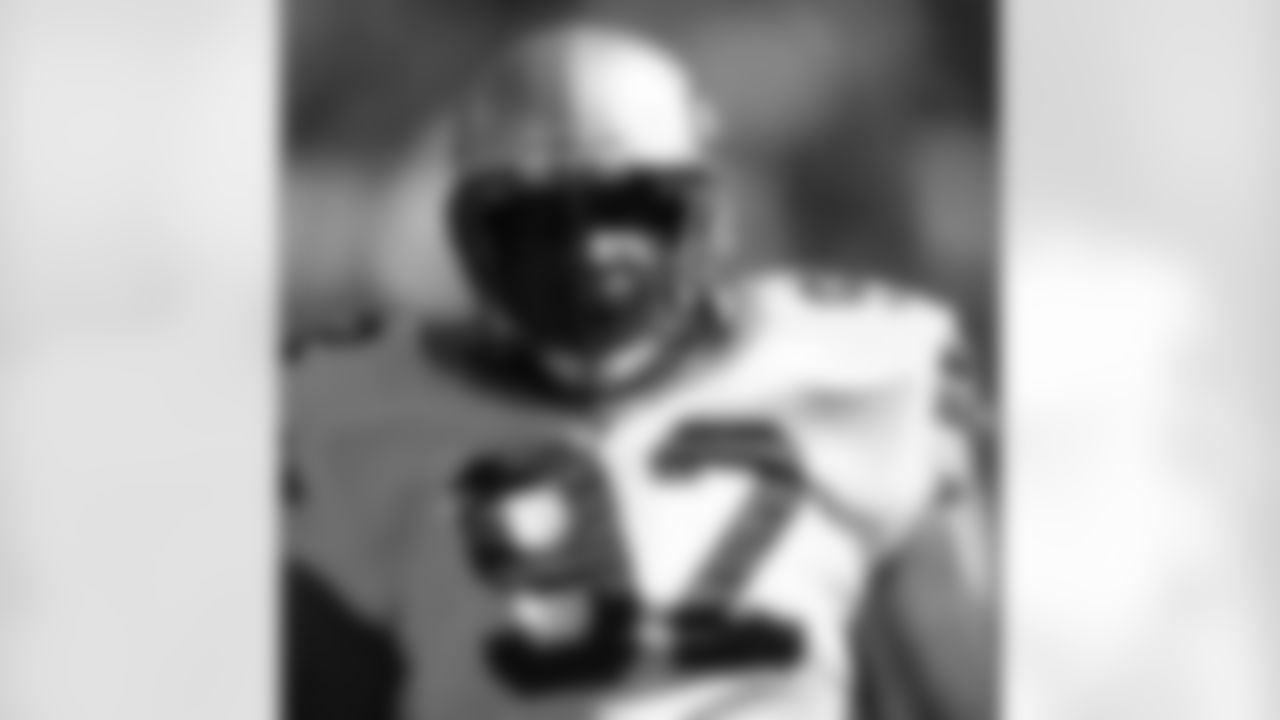 The Seahawks drafted Florida defensive tackle Henry McMillian with the 180th overall pick in the 6th round of the 1995 NFL Draft.