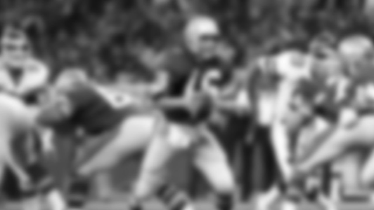 The Seahawks drafted New Mexico quarterback Steve Myer with the 93rd overall pick in the 4th round of the 1976 NFL Draft.