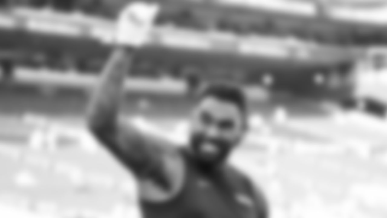 Seahawks defensive end Leonard Williams (99) warms up at Lumen Field for the Week 10 matchup vs. the Arizona Cardinals.