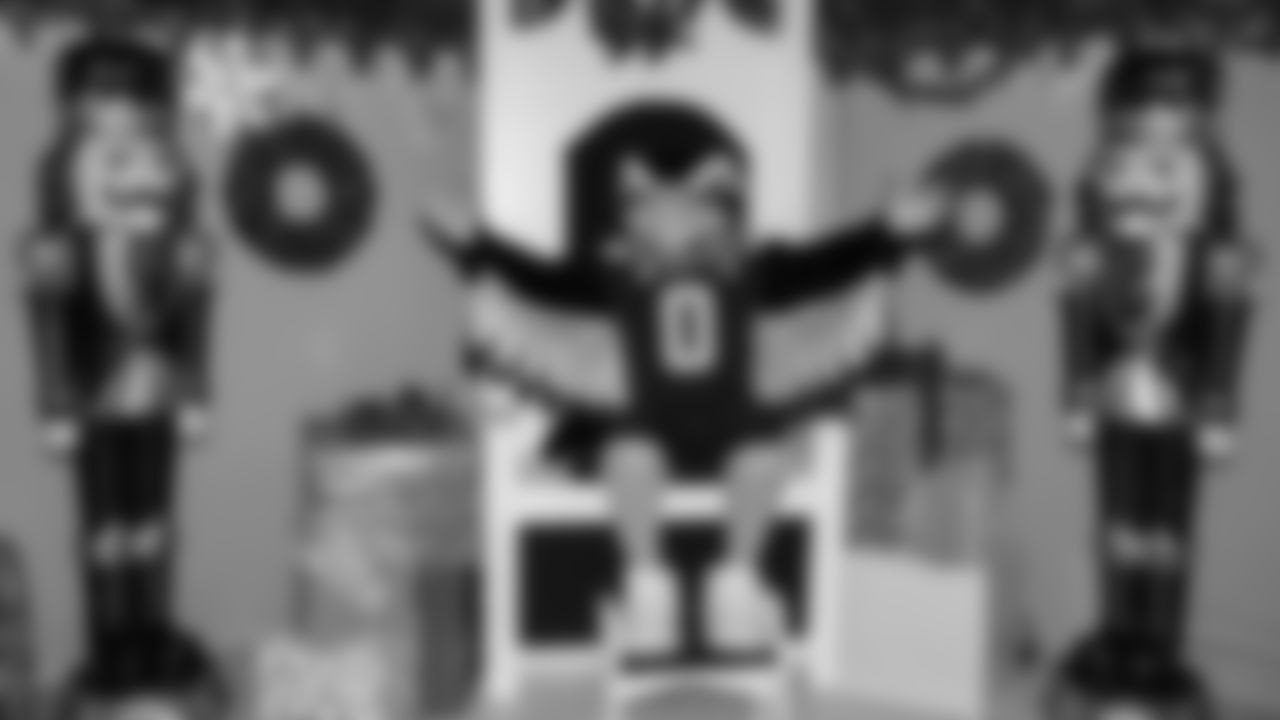 The Seahawks and Delta Air Lines hosted the annual Holiday in the Hangar event on December 2, 2025 to spread holiday cheer.