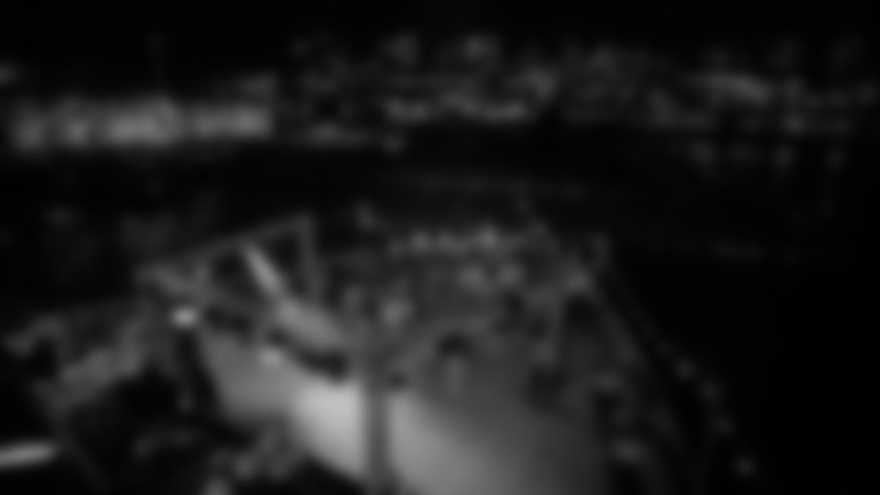 12s turned out for the Blue Friday Fan Rally, Friday, January 23 ahead of the NFC Championship game. The Seahawks ChampionSHIP cruised across Lake Washington and Lake Union, ending at Lake Union Park for the Fan Rally, featuring Seahawks Dancers, Legends, Blue Thunder and more.