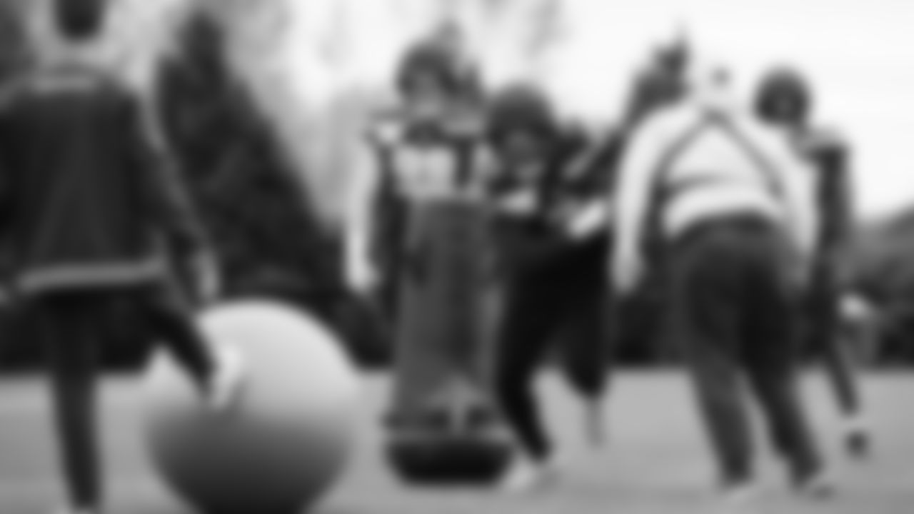 Seahawks linebacker Uchenna Nwosu (7) practiced on Wednesday, December 3, 2025 at the Virginia Mason Athletic Center.