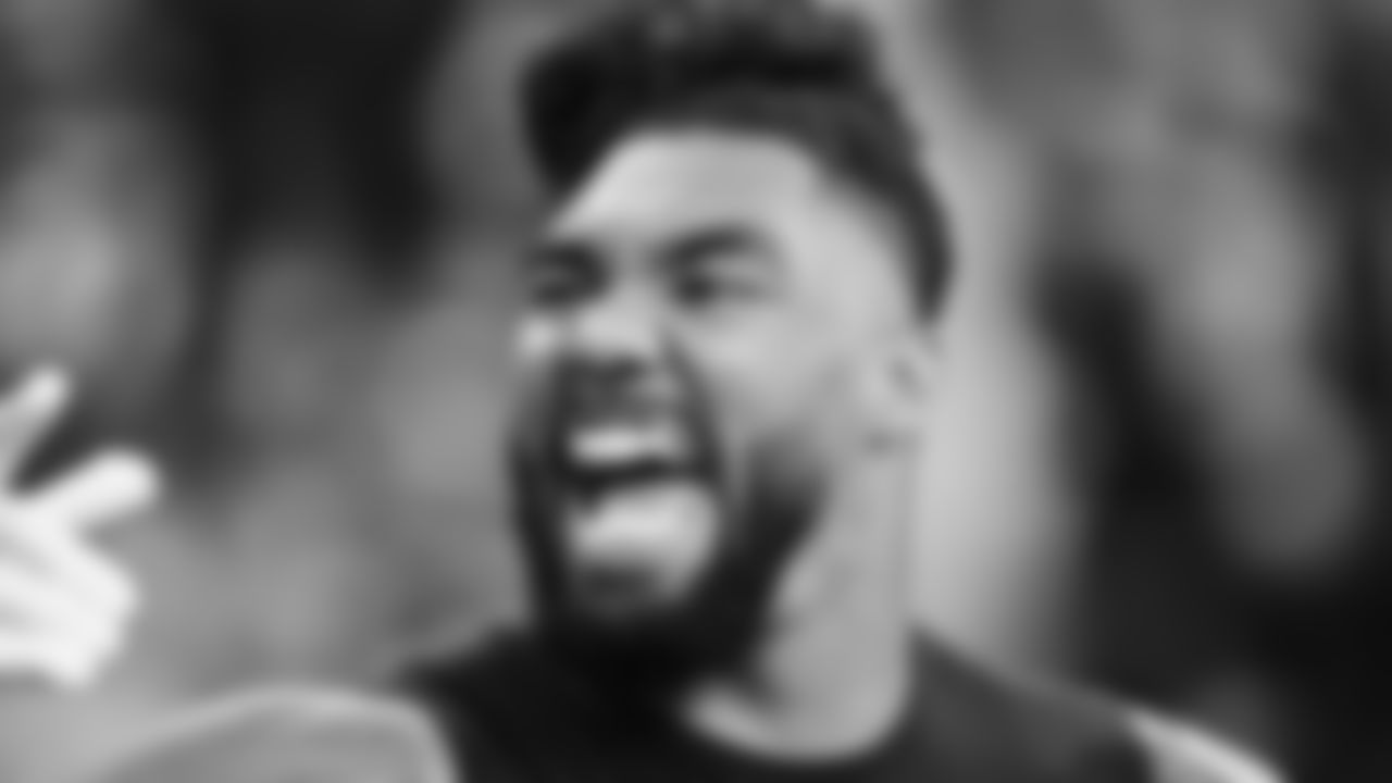 Seahawks defensive end Leonard Williams (99) warms up at Lumen Field for the NFC divisional round game vs. the San Francisco 49ers on January 17, 2026.