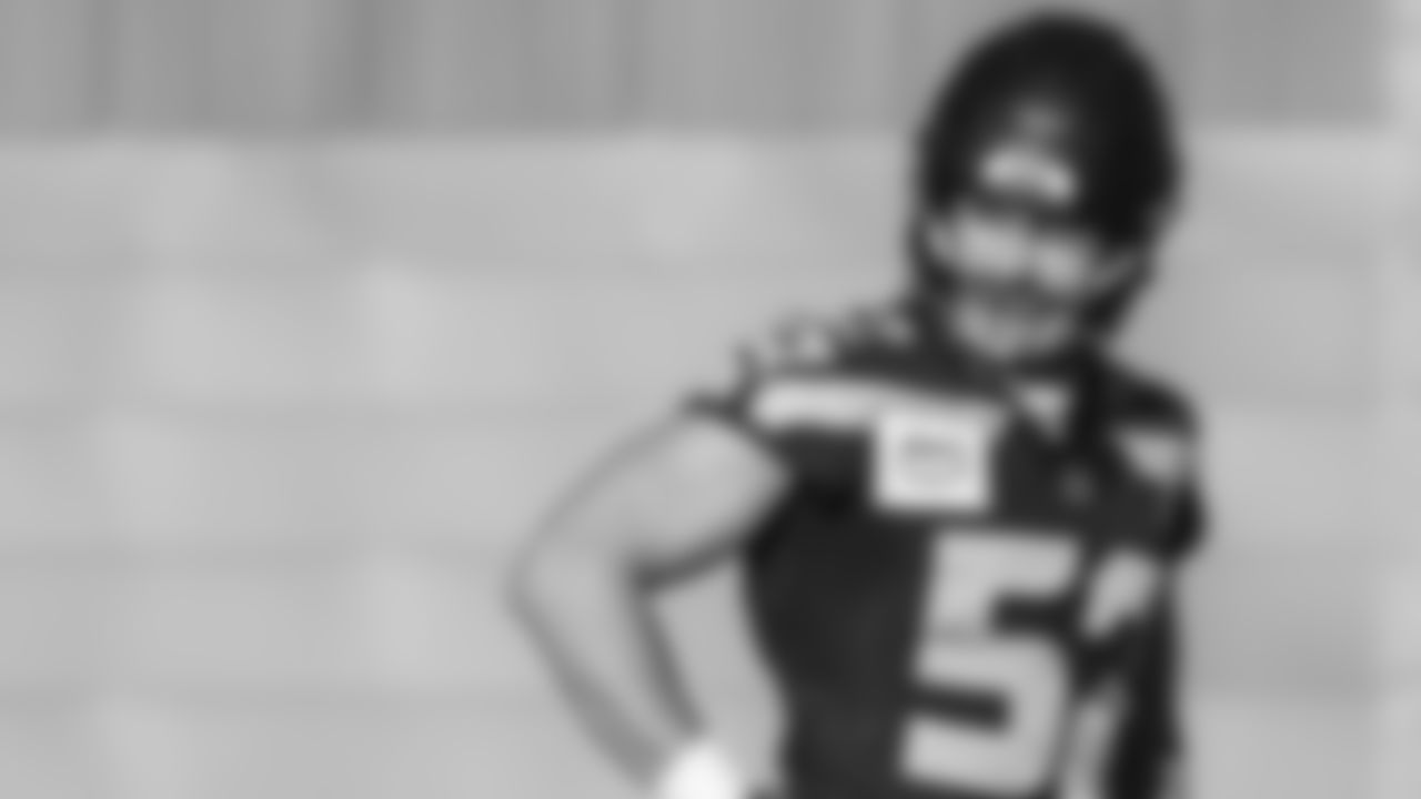 Seahawks linebacker Patrick O'Connell (52) practiced on Wednesday, November 19 at the Virginia Mason Athletic Center.