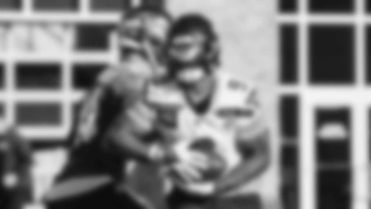 Seahawks quarterback Sam Darnold (14) and running back Kenneth Walker III (9) practiced on Wednesday, November 19 at the Virginia Mason Athletic Center.