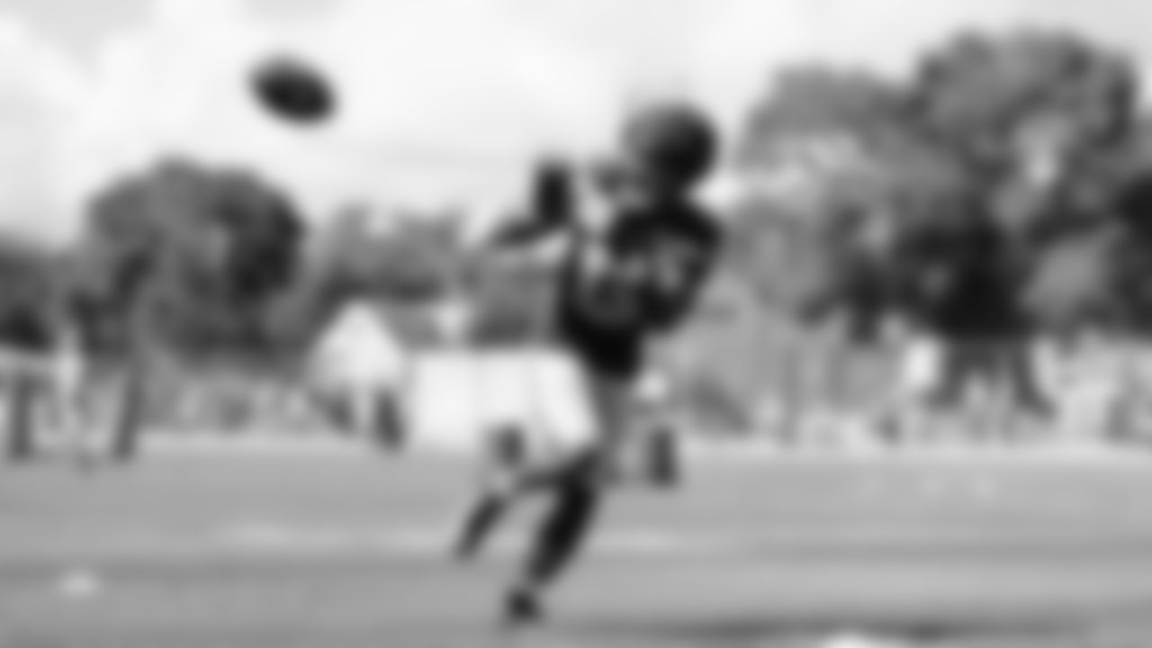 Seahawks linebacker Ernest Jones IV (13) participated in a joint practice with the Packers at Ray Nitschke Field in Green Bay, Wisconsin.