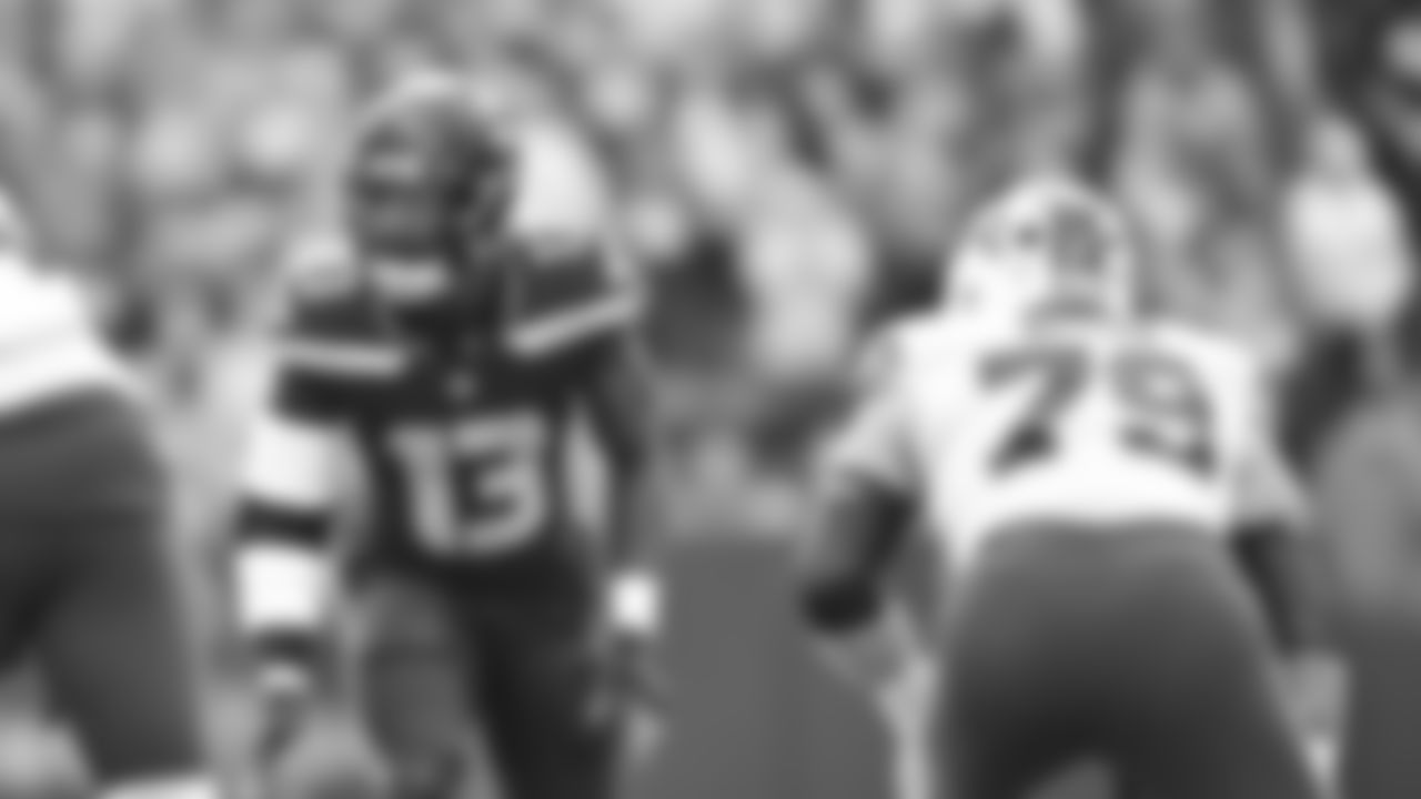 Seahawks linebacker Ernest Jones IV (13).