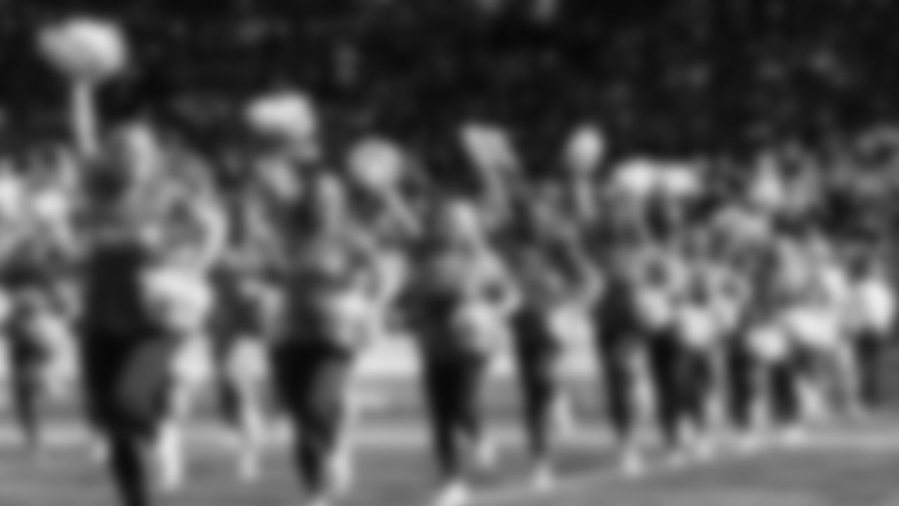 On Saturday, October 5th, Sea Gals/Seahawks Dancers alumni performed at Lumen Field.