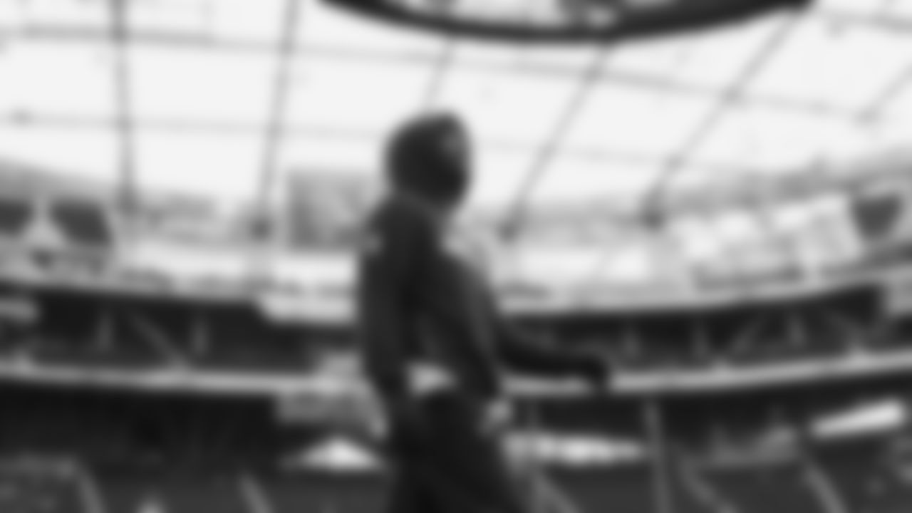 Seahawks cornerback Derion Kendrick (1) during pregame warmups at SoFi Stadium for the Week 11 matchup at the L.A. Rams.